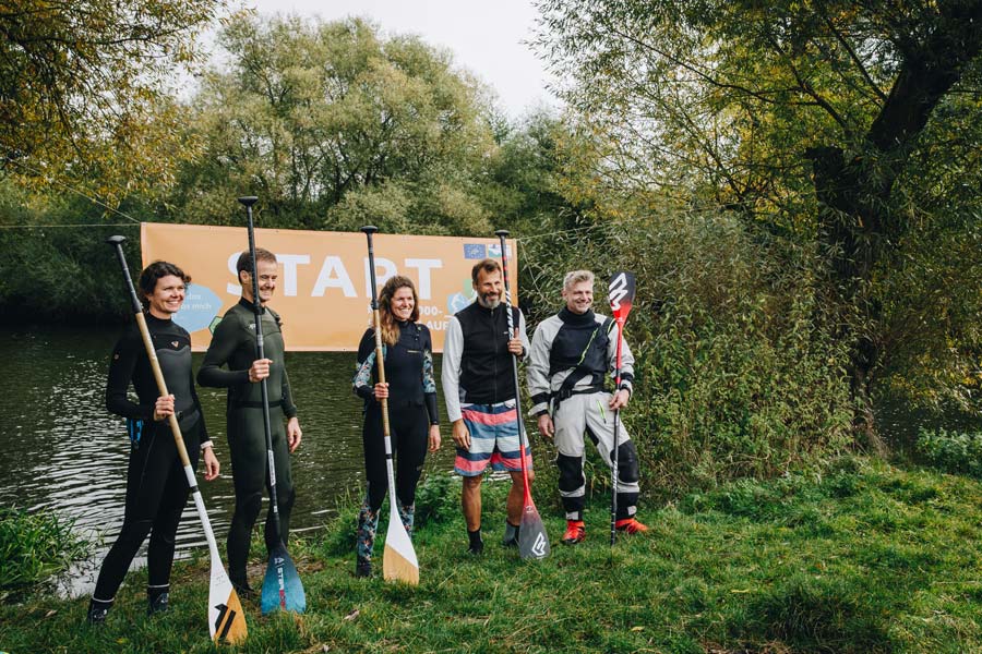 natura-2000-staffellauf-start-team mit paddel